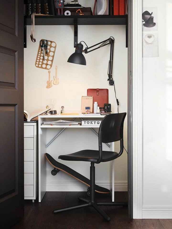 IKEA Compact Computer Desk – White – Great Condition - photo 5