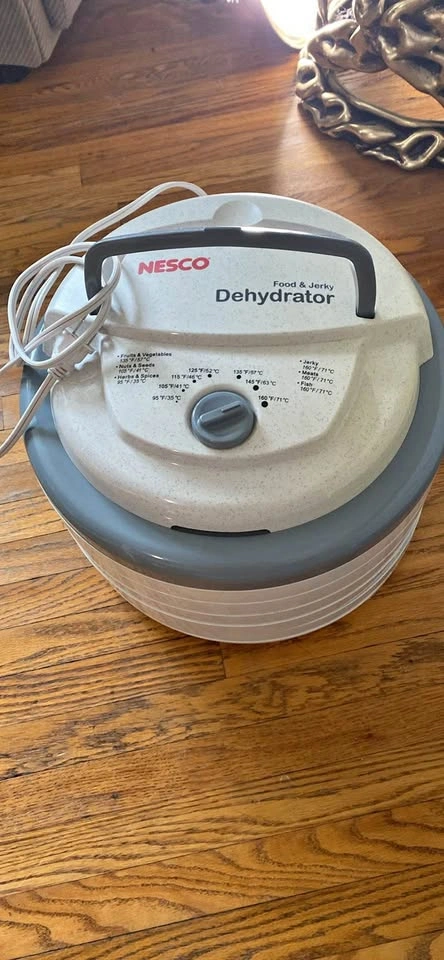 Food and jerky dehydrator