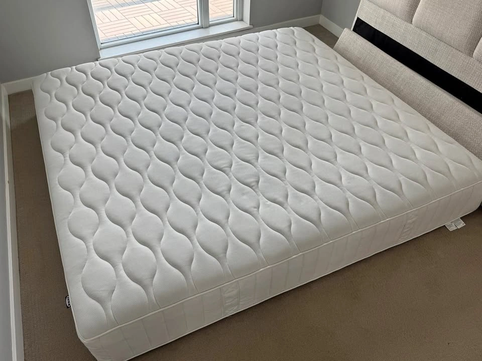 URGENT - IKEA VAGSTRANDA medium-firm KING mattress