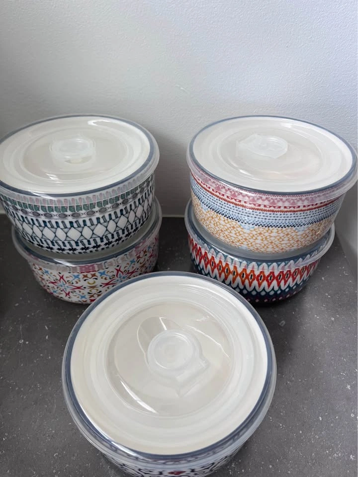 COSTCO SOUP TUPPERWARE - photo 2