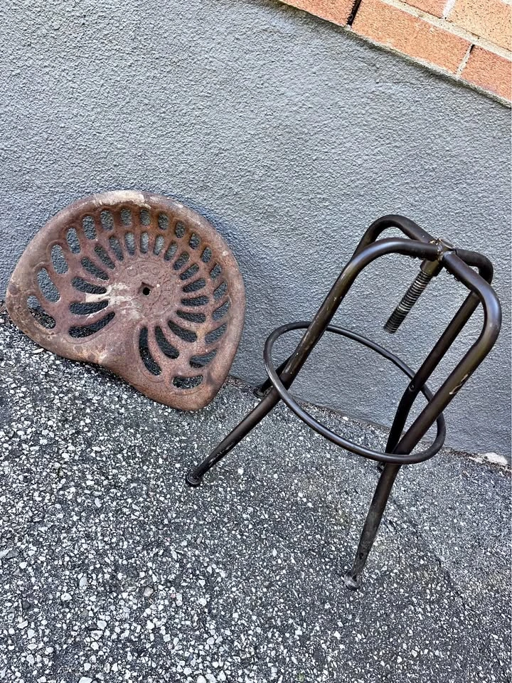VINTAGE TRACTOR SEAT STOOL