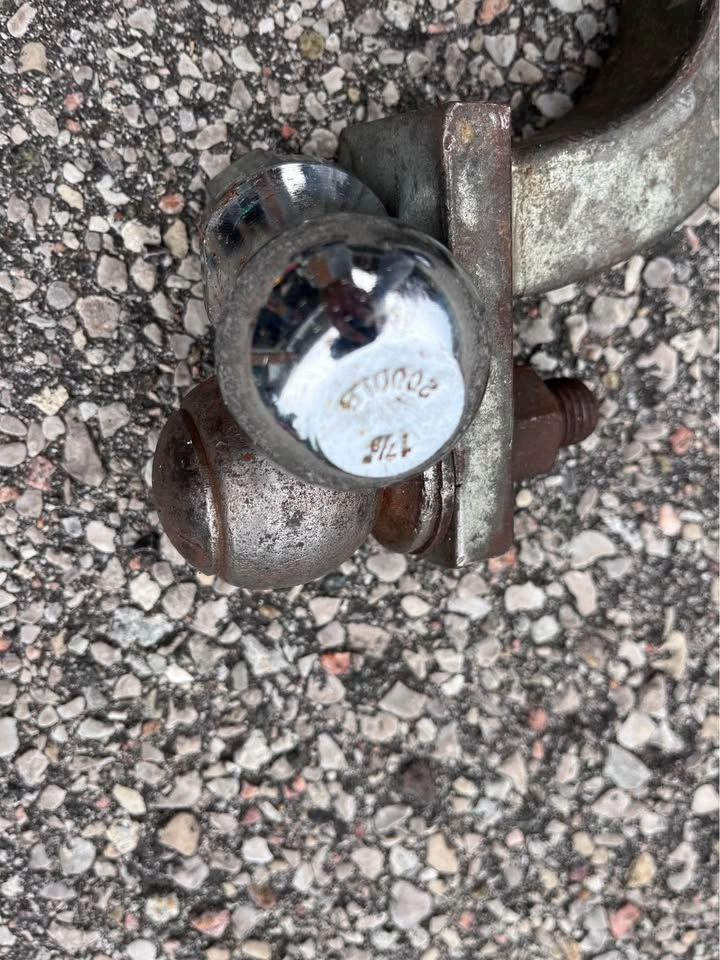 TRUCK/CAR HITCH AND BALL - photo 3