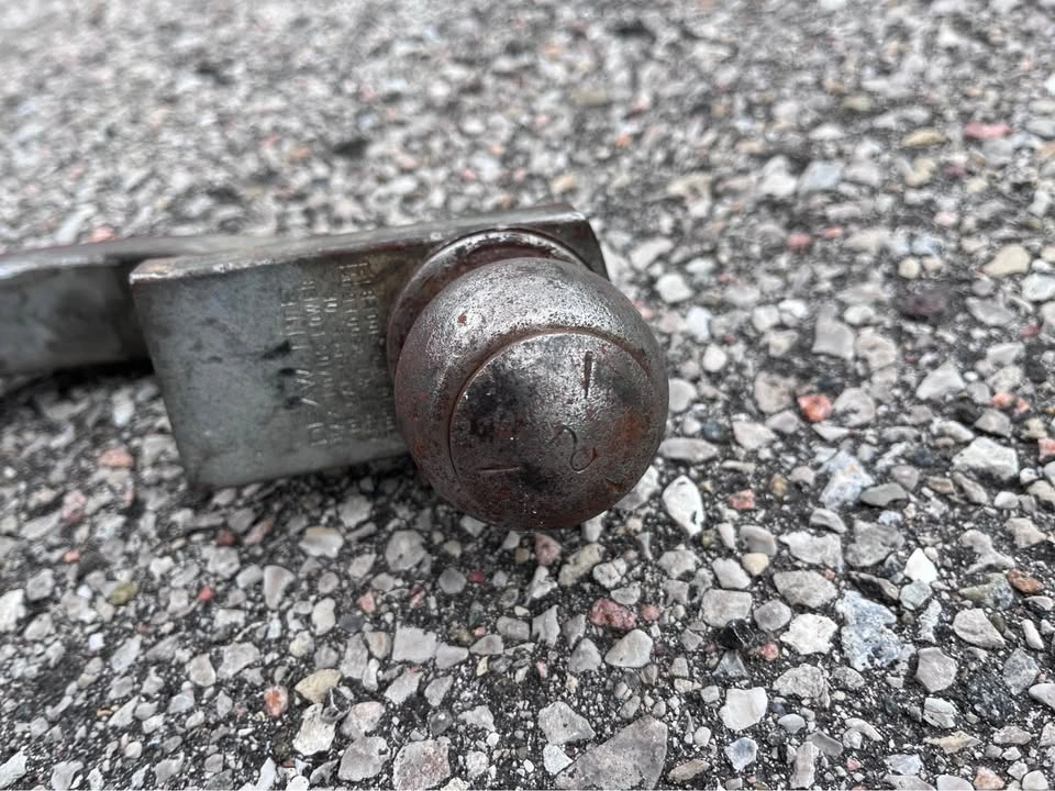 TRUCK/CAR HITCH AND BALL - photo 4