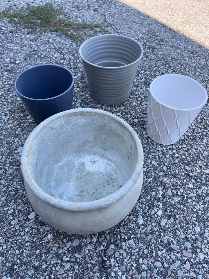 ASSORTED PLANT POTS - photo 4