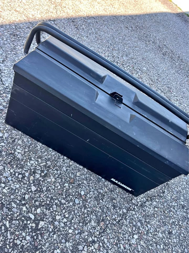 TOOL BOX