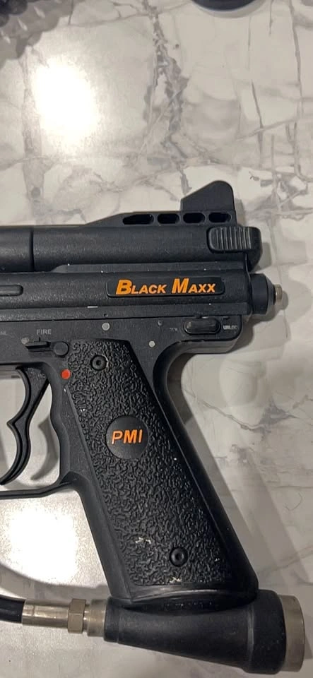 PMI Black Maxx Paintball Marker