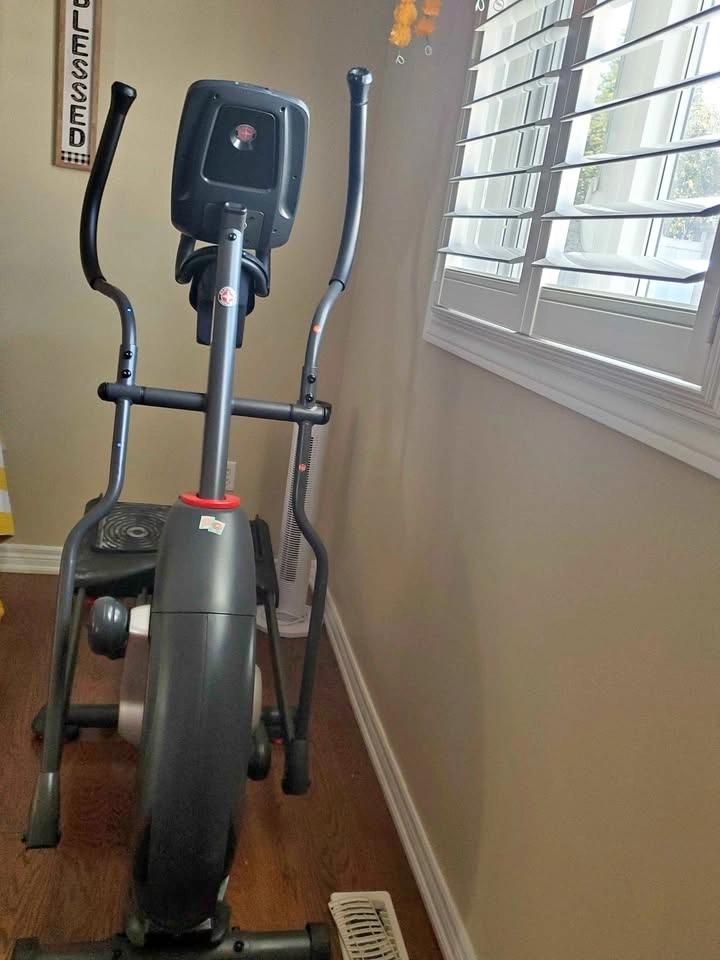 Schwinn 430 Elliptical Machine
