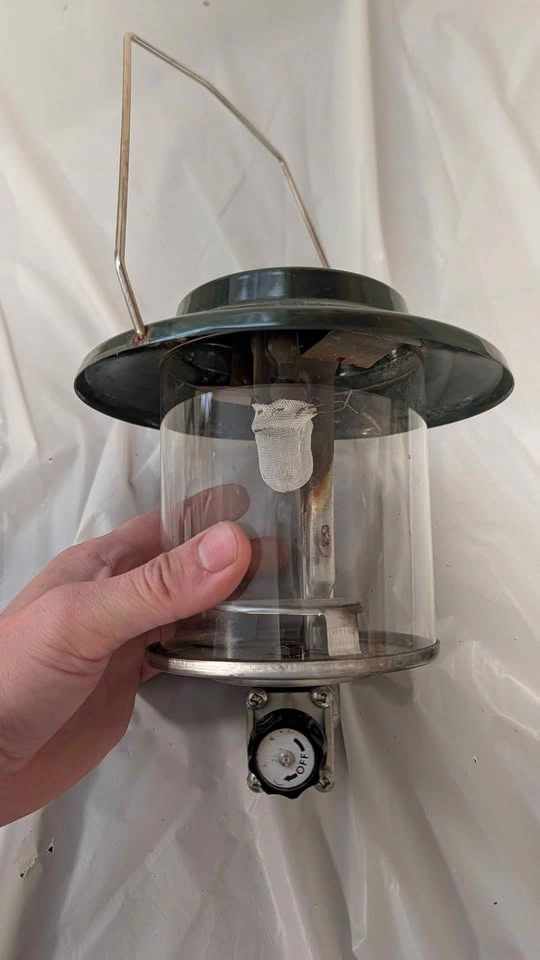 Coleman propane lantern 5428-601 with handle and mantles - photo 2