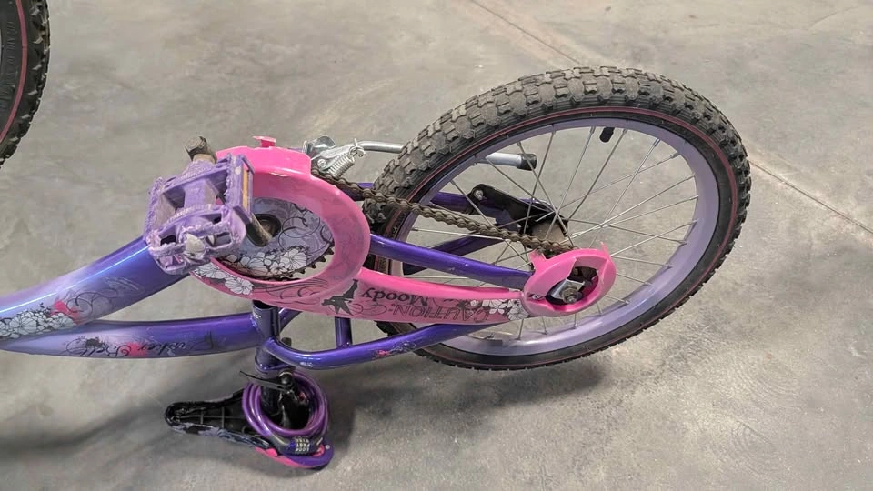 Kids purple and pink bike - photo 3