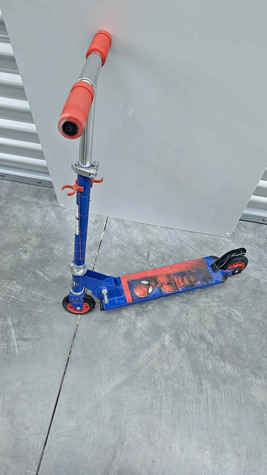 Spider-Man Scooter blue and red