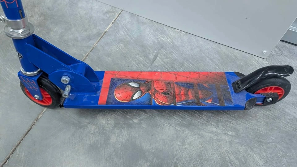 Spider-Man Scooter blue and red - photo 2
