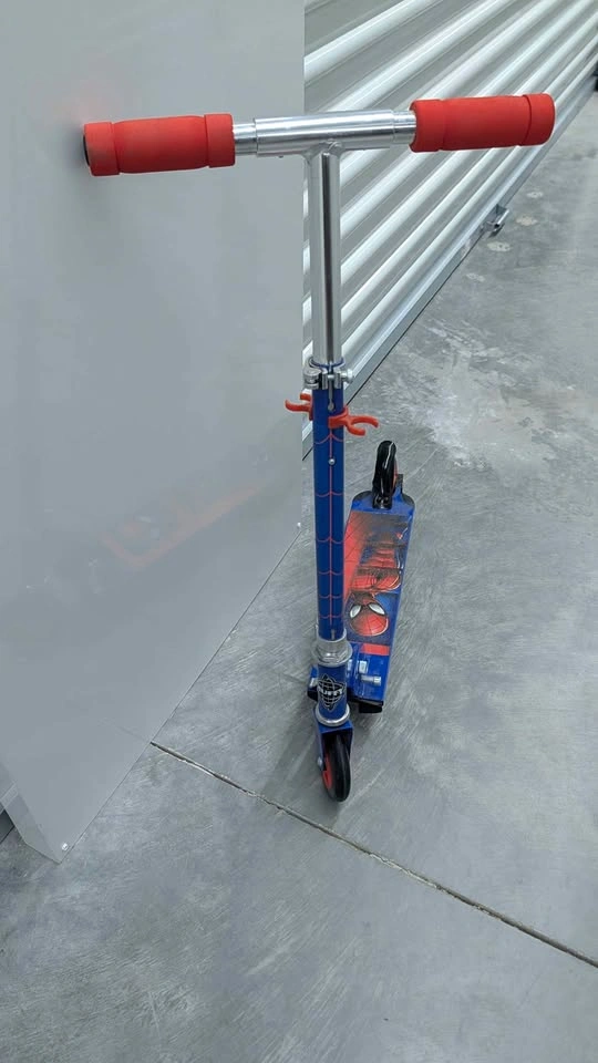 Spider-Man Scooter blue and red - photo 4