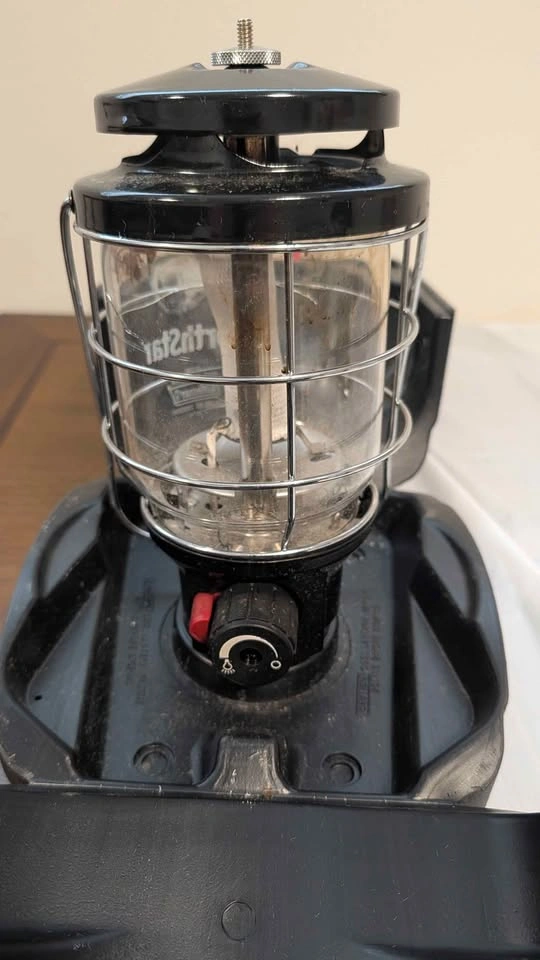 Coleman Tristar Propane Lantern with Case - photo 2