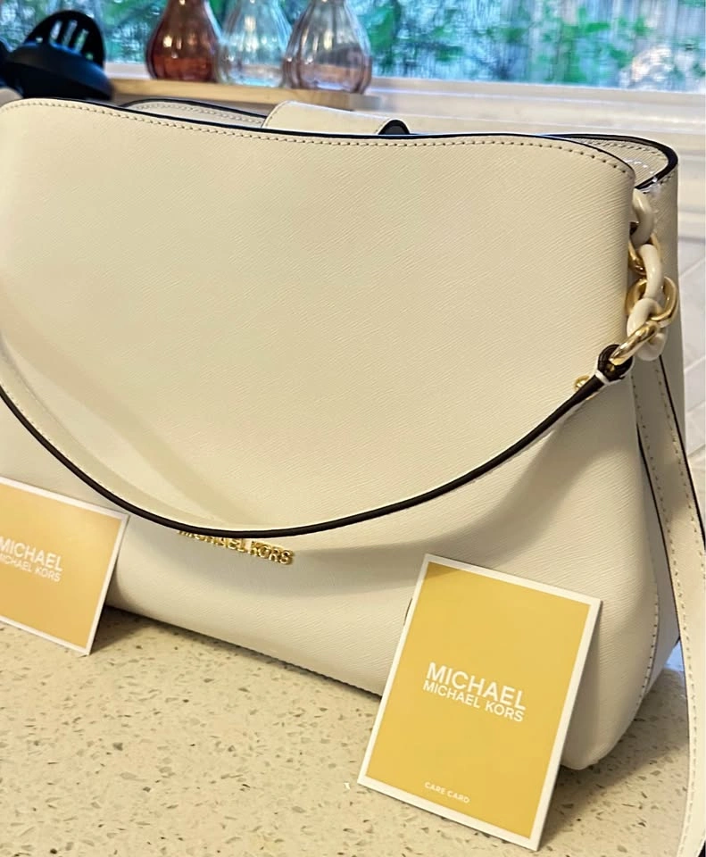 Michael Kors White Saffiano Leather Tote NWOT - photo 4