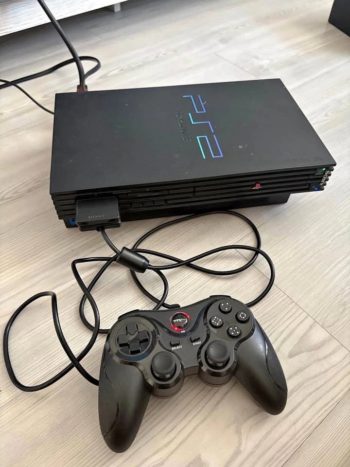 PS2 Fat console