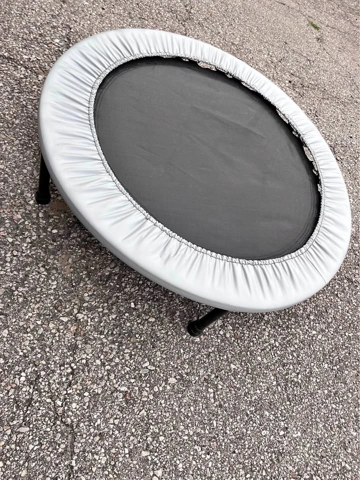 REBOUNDER (trampoline)