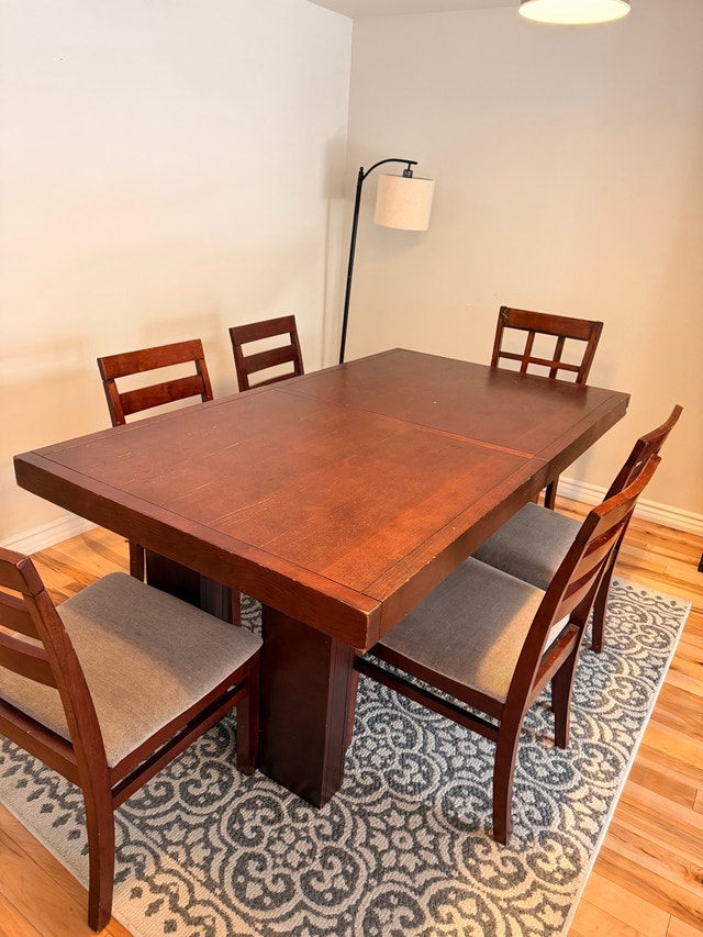 Solid Dark wood Dining Table with extendable leaf and 5 chairs - photo 2