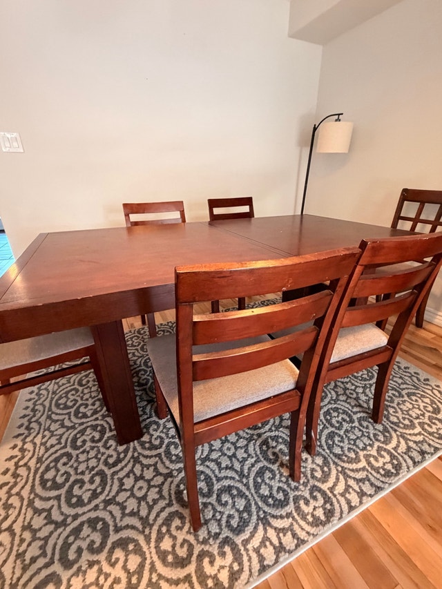 Solid Dark wood Dining Table with extendable leaf and 5 chairs - photo 3