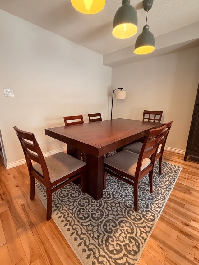 Solid Dark wood Dining Table with extendable leaf and 5 chairs - photo 4