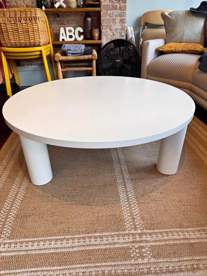 Modern Minimalist Round White Coffee Table