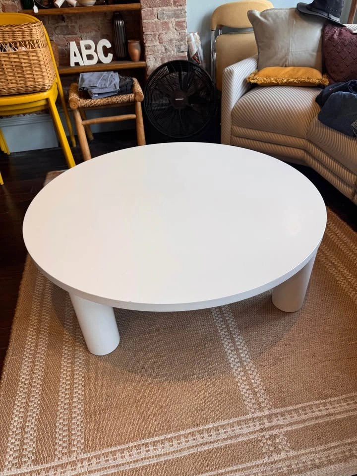 Modern Minimalist Round White Coffee Table - photo 2
