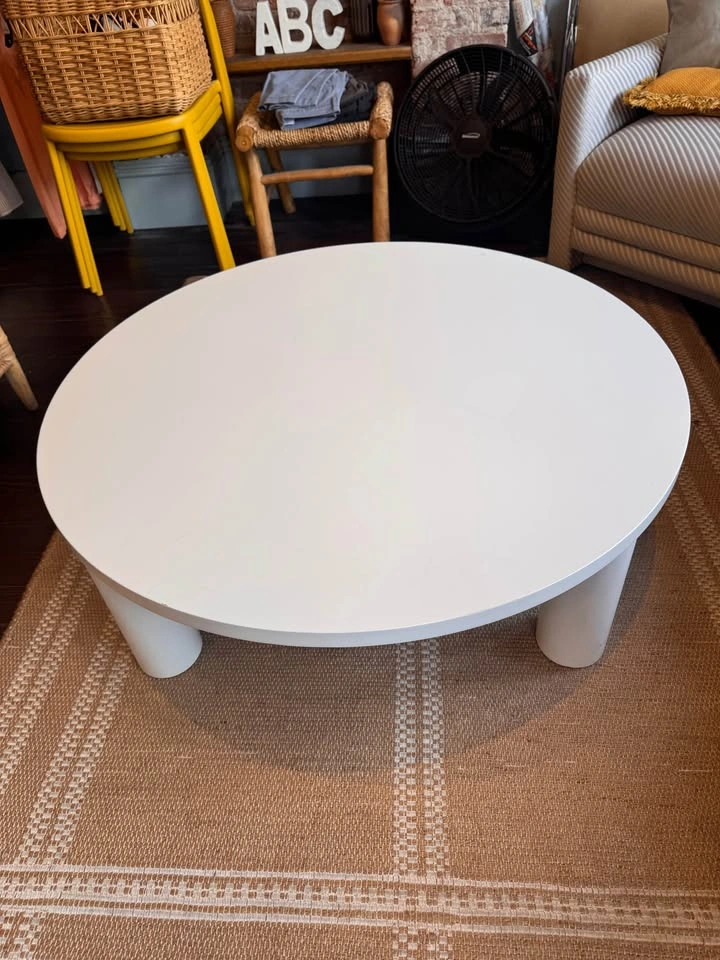 Modern Minimalist Round White Coffee Table - photo 3