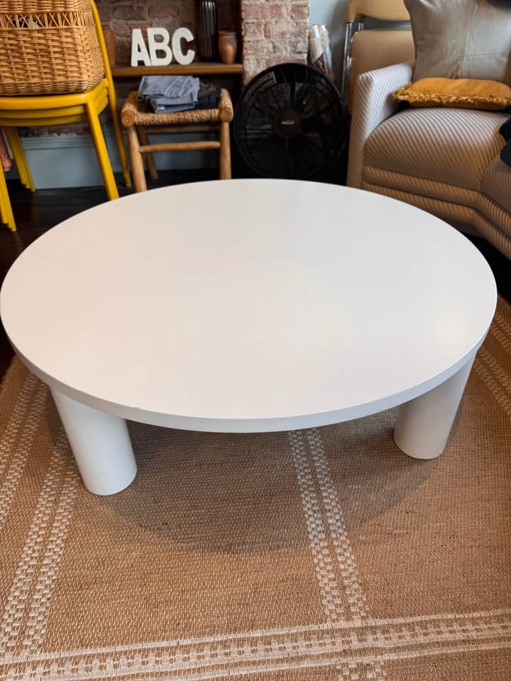 Modern Minimalist Round White Coffee Table - photo 4