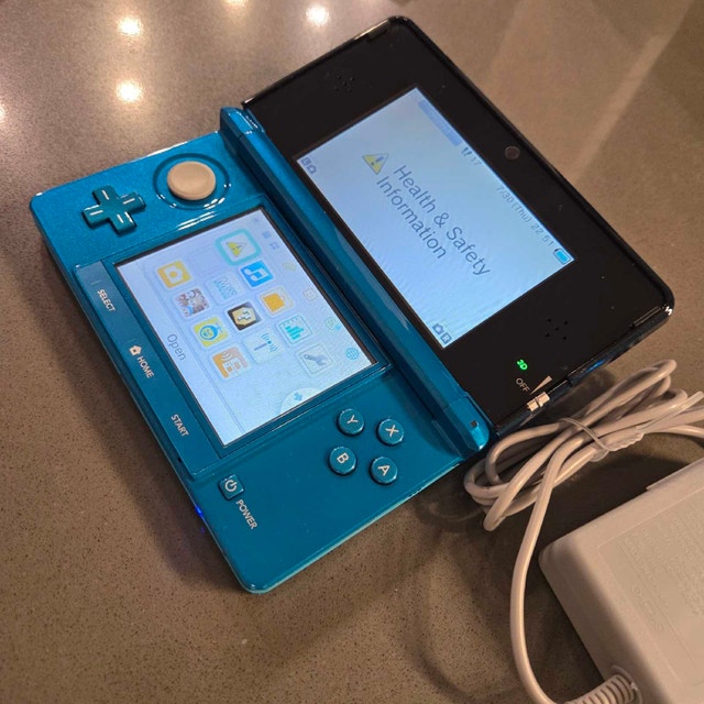 Nintendo 3DS - photo 3