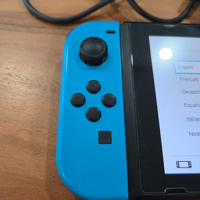V1 Nintendo Switch - photo 3