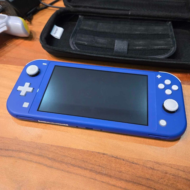 Nintendo Switch Lite - photo 4