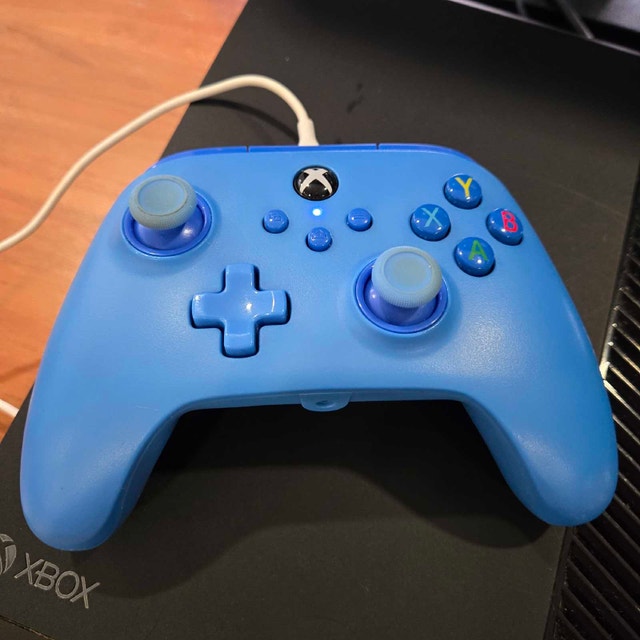 Microsoft Xbox One Console with PowerA Controller - photo 2