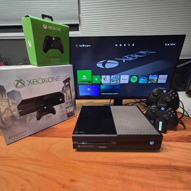Microsoft Xbox One Console Bundle