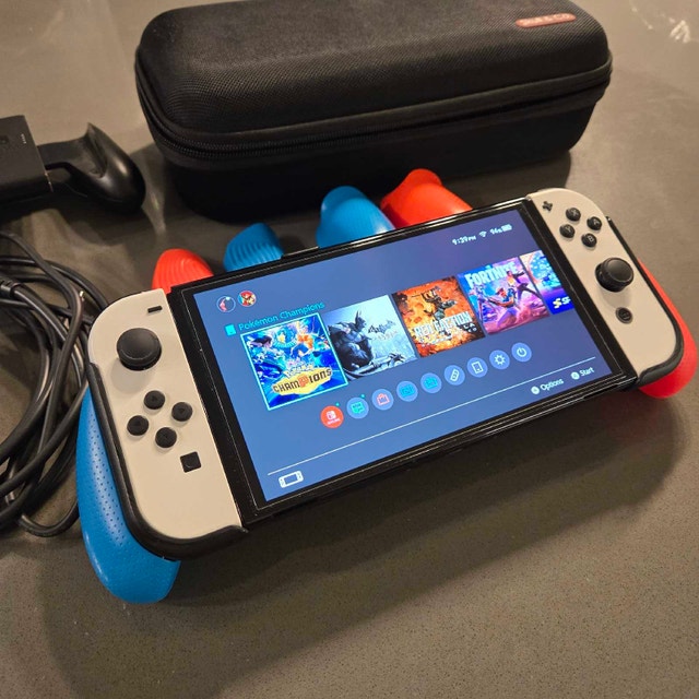Nintendo Switch OLED Model - photo 2