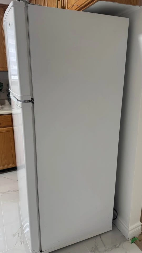 Refrigerator - photo 2