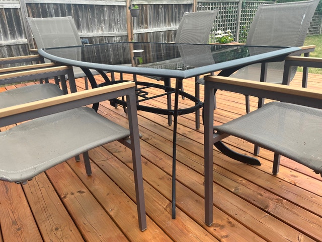 Patio table and chairs - photo 4