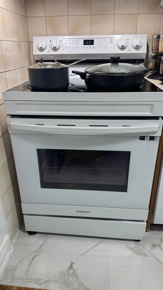 Samsung Electric Stove - photo 2