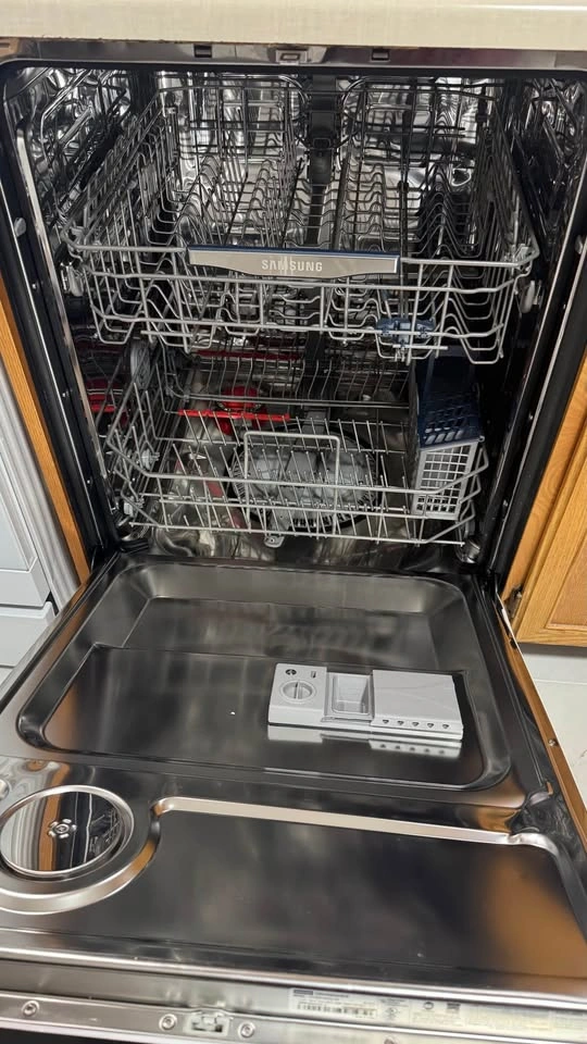 Samsung Dishwasher - photo 2