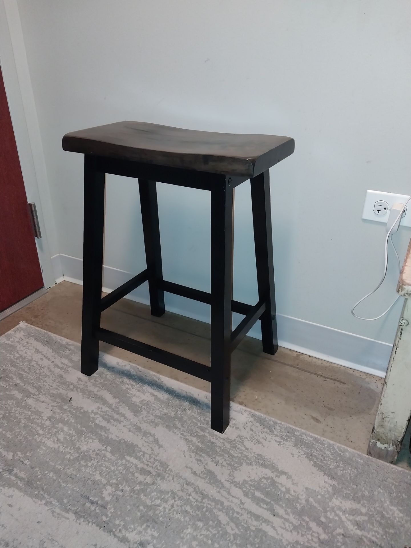 Wooden Chair - photo 2