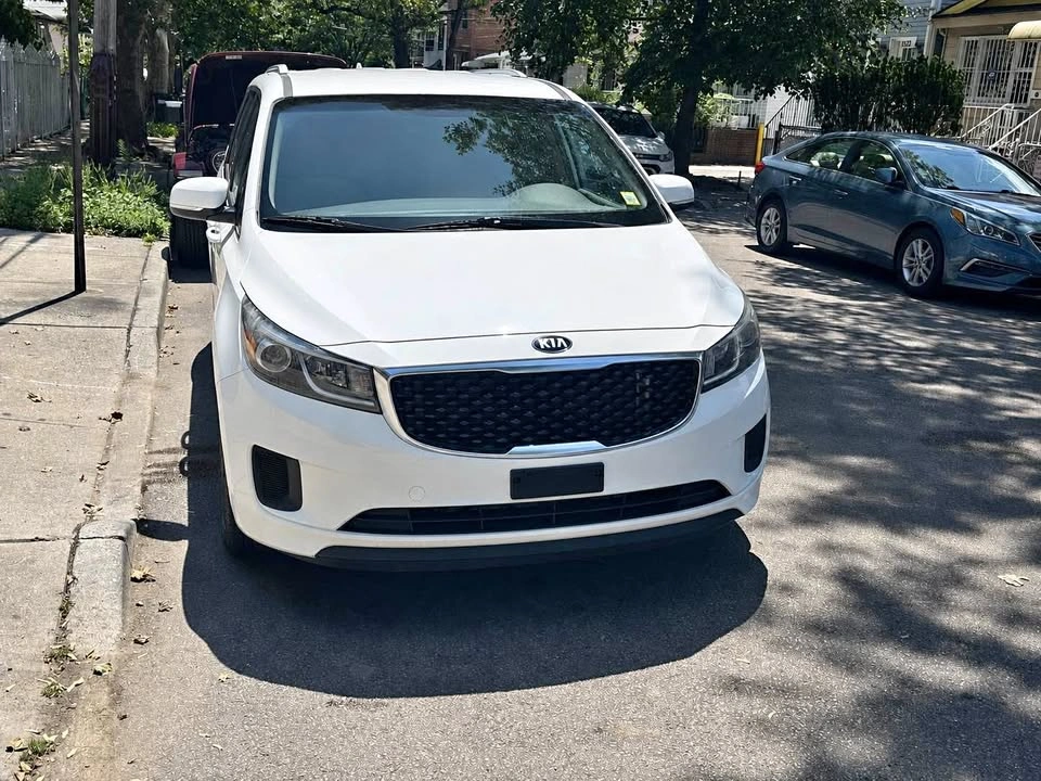 2016 Kia Sedona · Minivan 4D