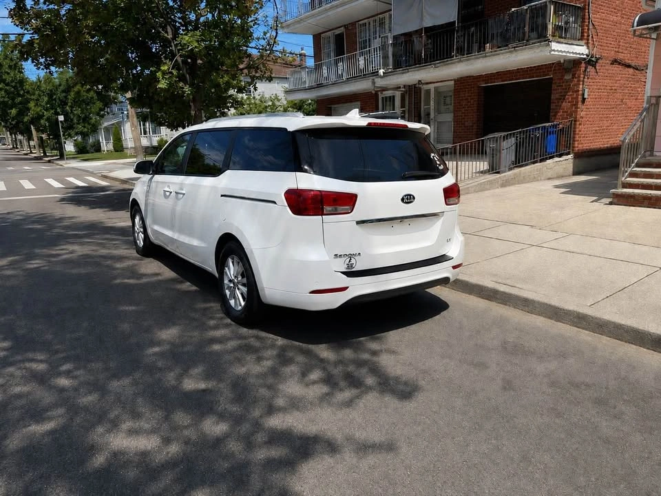 2016 Kia Sedona · Minivan 4D - photo 5