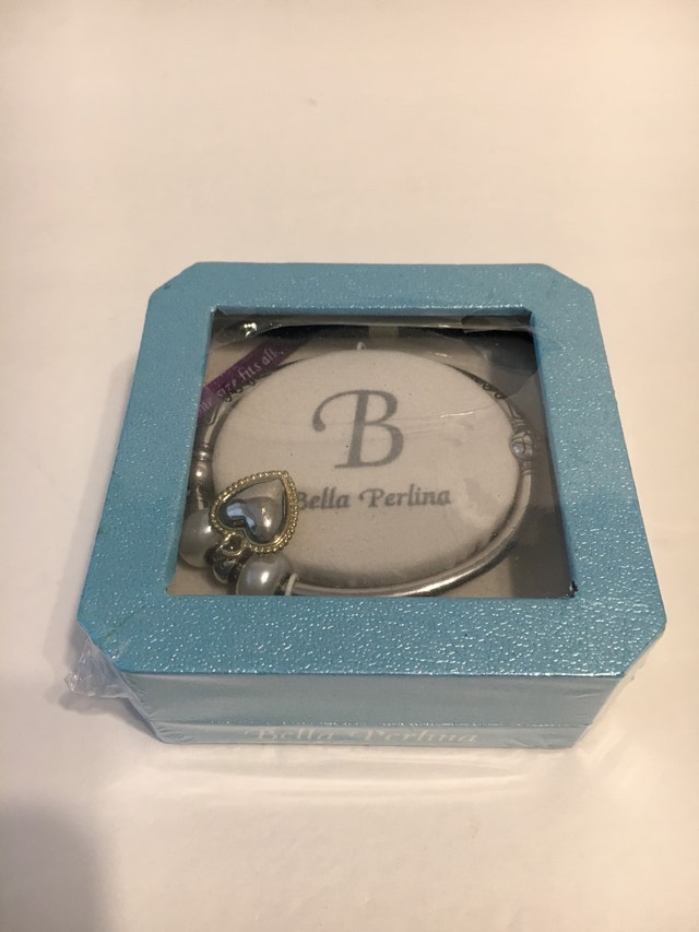 Bella Perlina Heart Charm Bangle Bracelet - photo 2