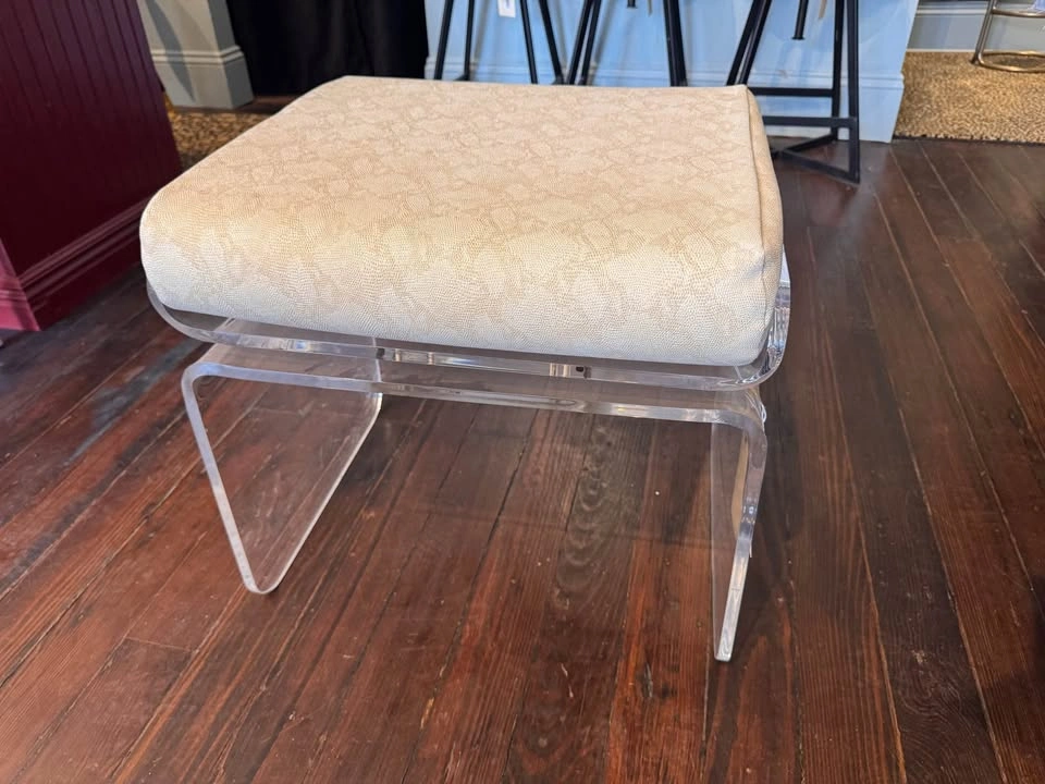 Lucite Makeup chair - photo 2