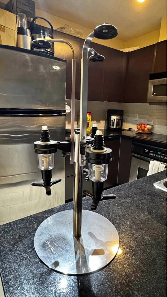 3-bottle dispenser