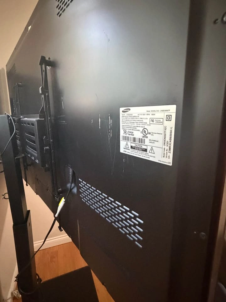 Samsung 55” LED TV + TV Floor Stand – Great Condition - photo 3