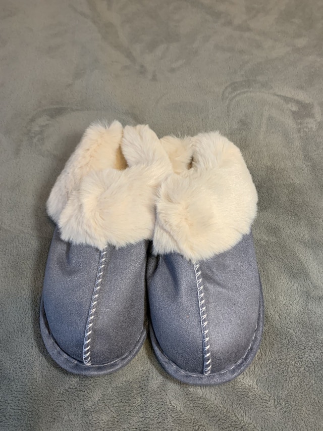Womens / Mens Furry Slippers brand new - photo 4