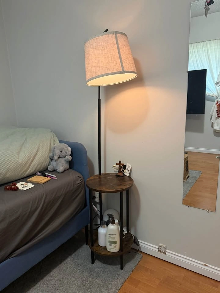 Modern Floor Lamp with Built-in Side Table & Storage Shelf - photo 2