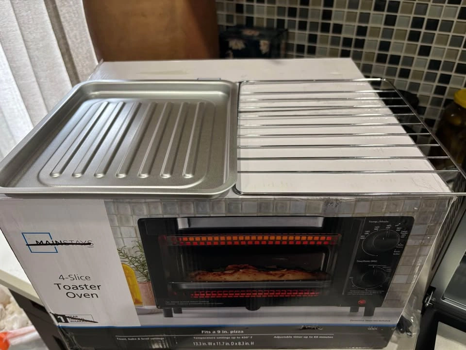 Mainstays Toaster Oven - Brand New in Box - photo 3