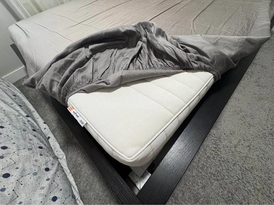 Queen size bed with storage and matching dresser - photo 3