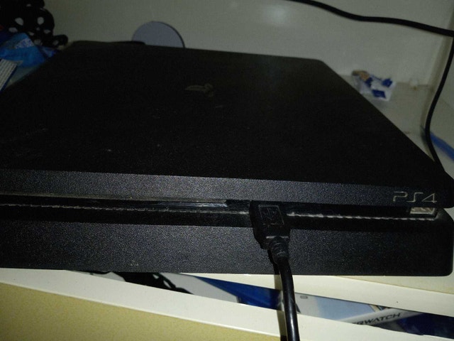 PlayStation 4 Slim