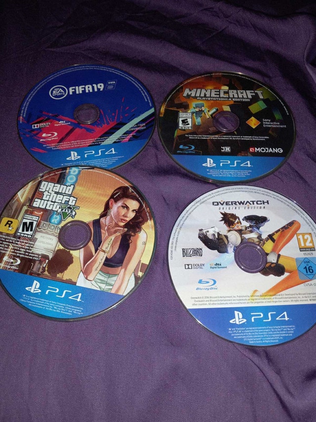 PlayStation 4 Slim - photo 2